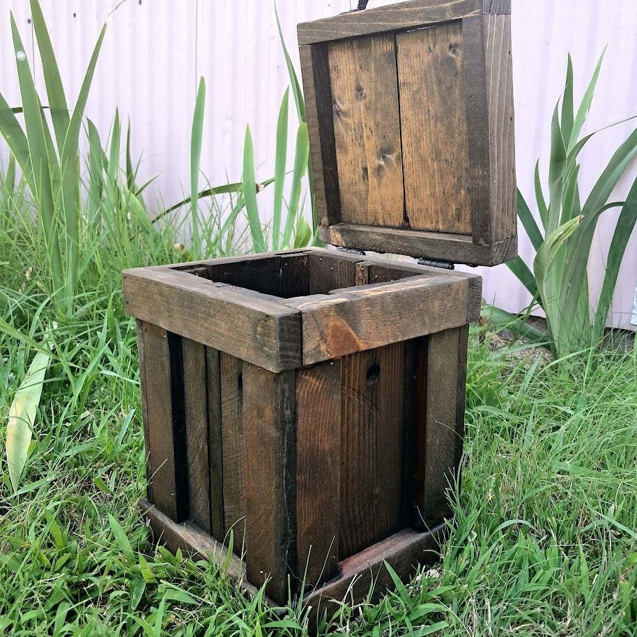 Small Apartment Storage Bin/Trash Bin