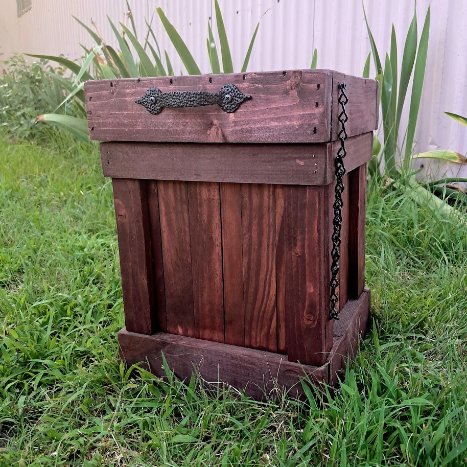 Rustic Bathroom Trash Bin with Lid