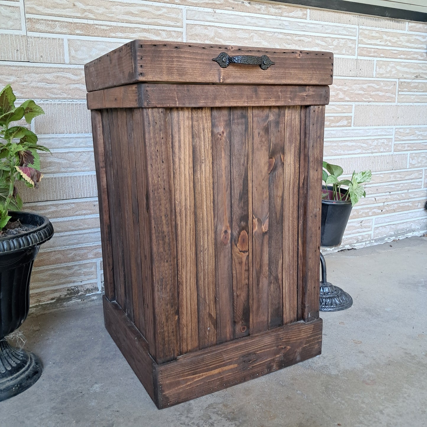 16 Gallon Trash Bin