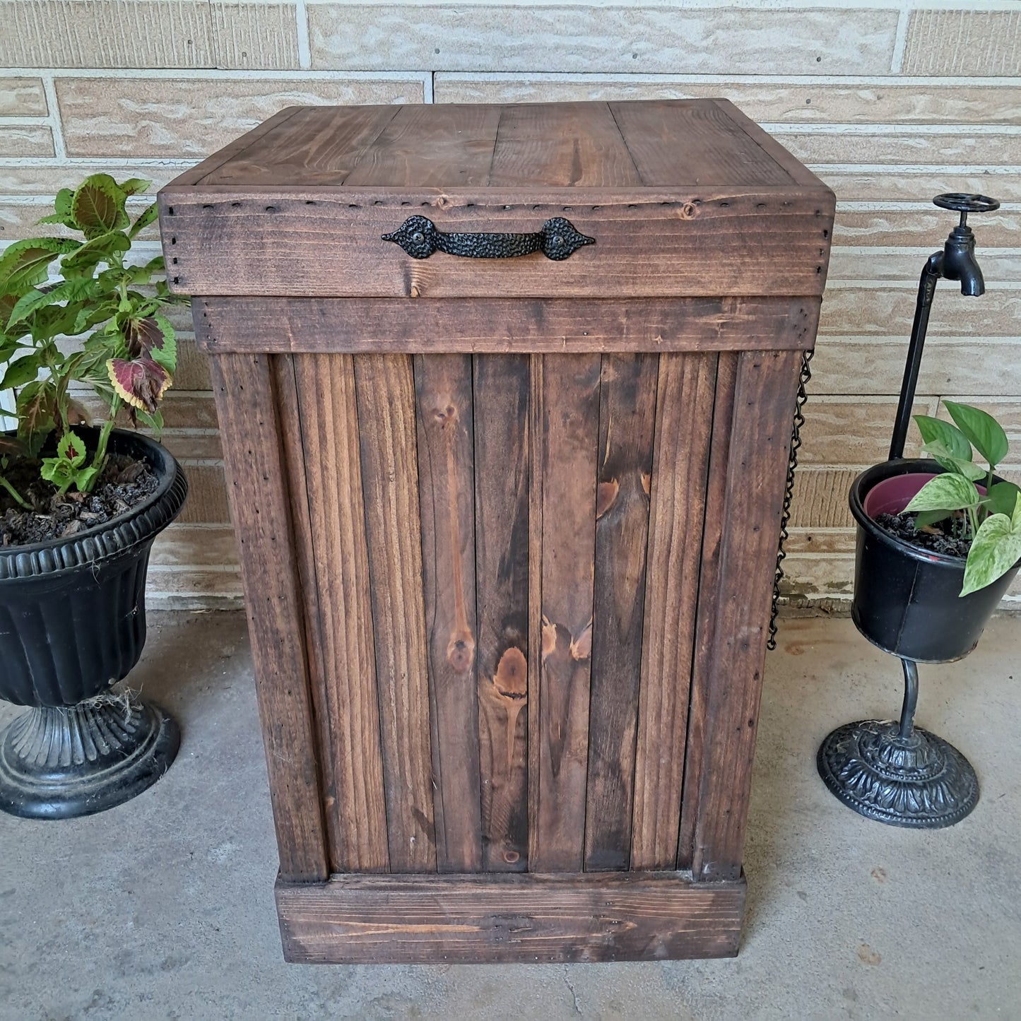 16 Gallon Trash Bin