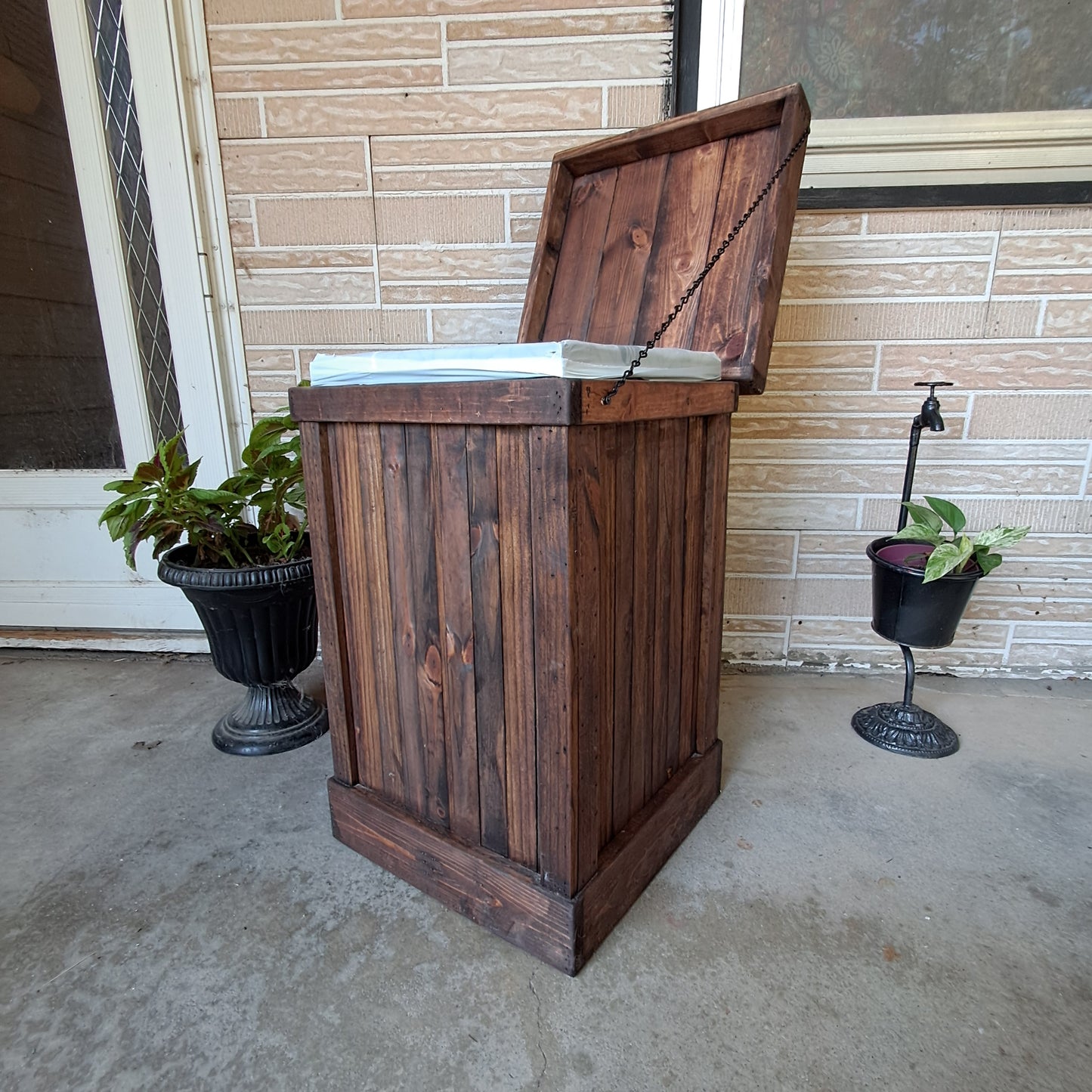 16 Gallon Trash Bin