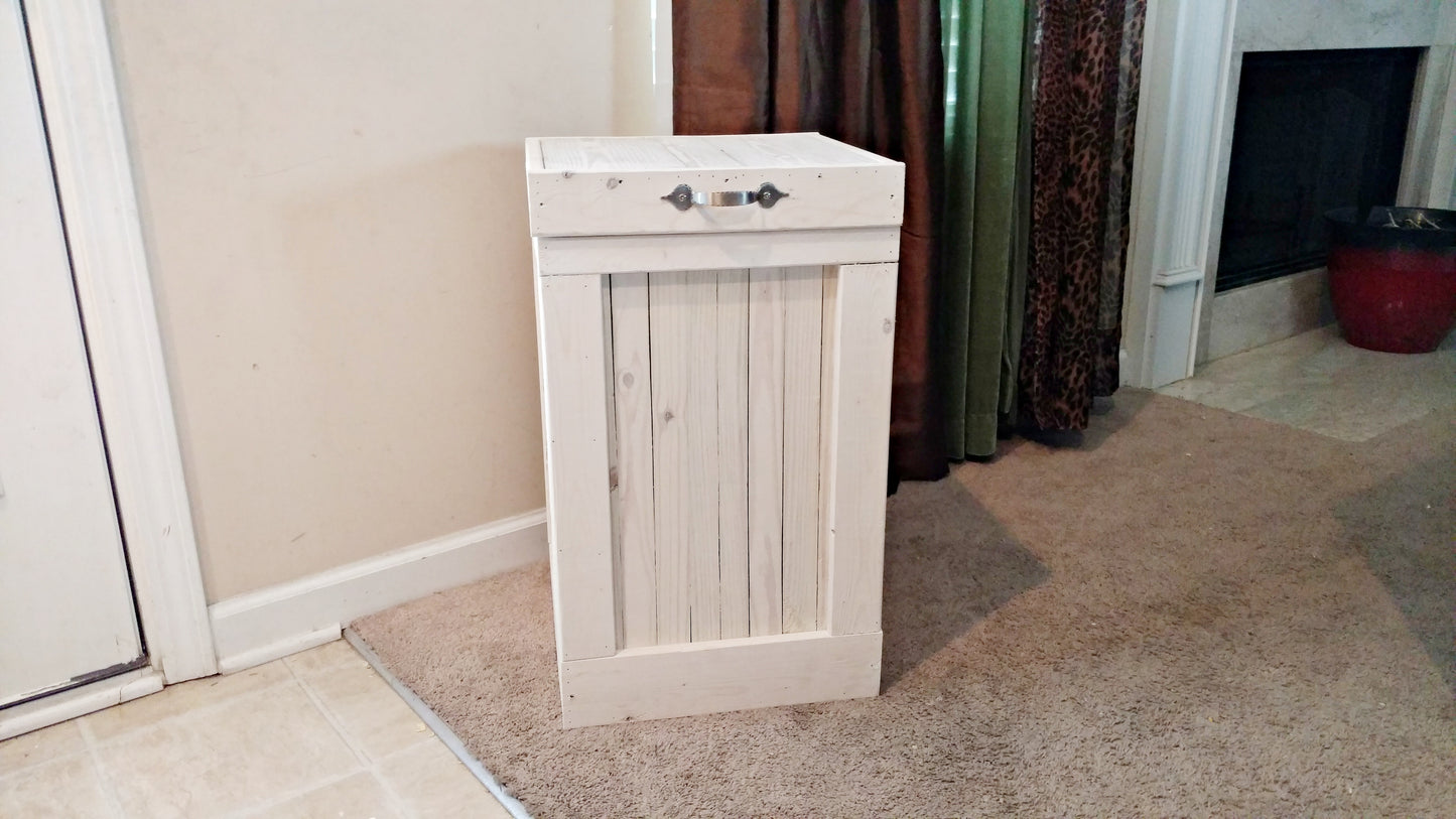 13 Gallon White Trash Can