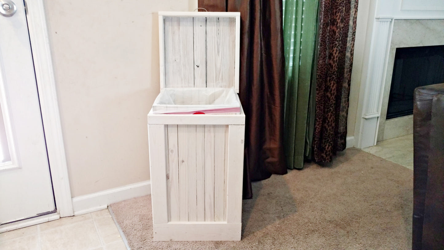 13 Gallon White Trash Can