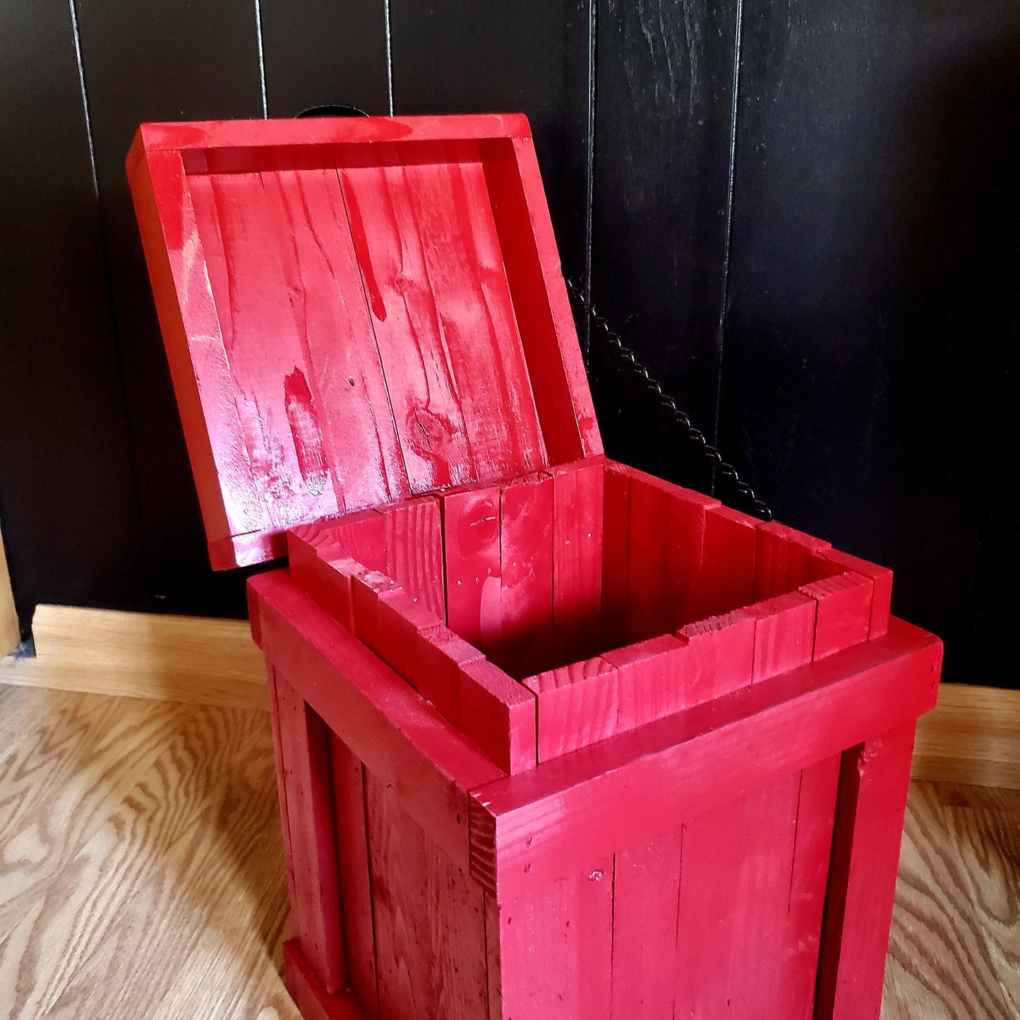 Red 4 Gallon Trash Bin