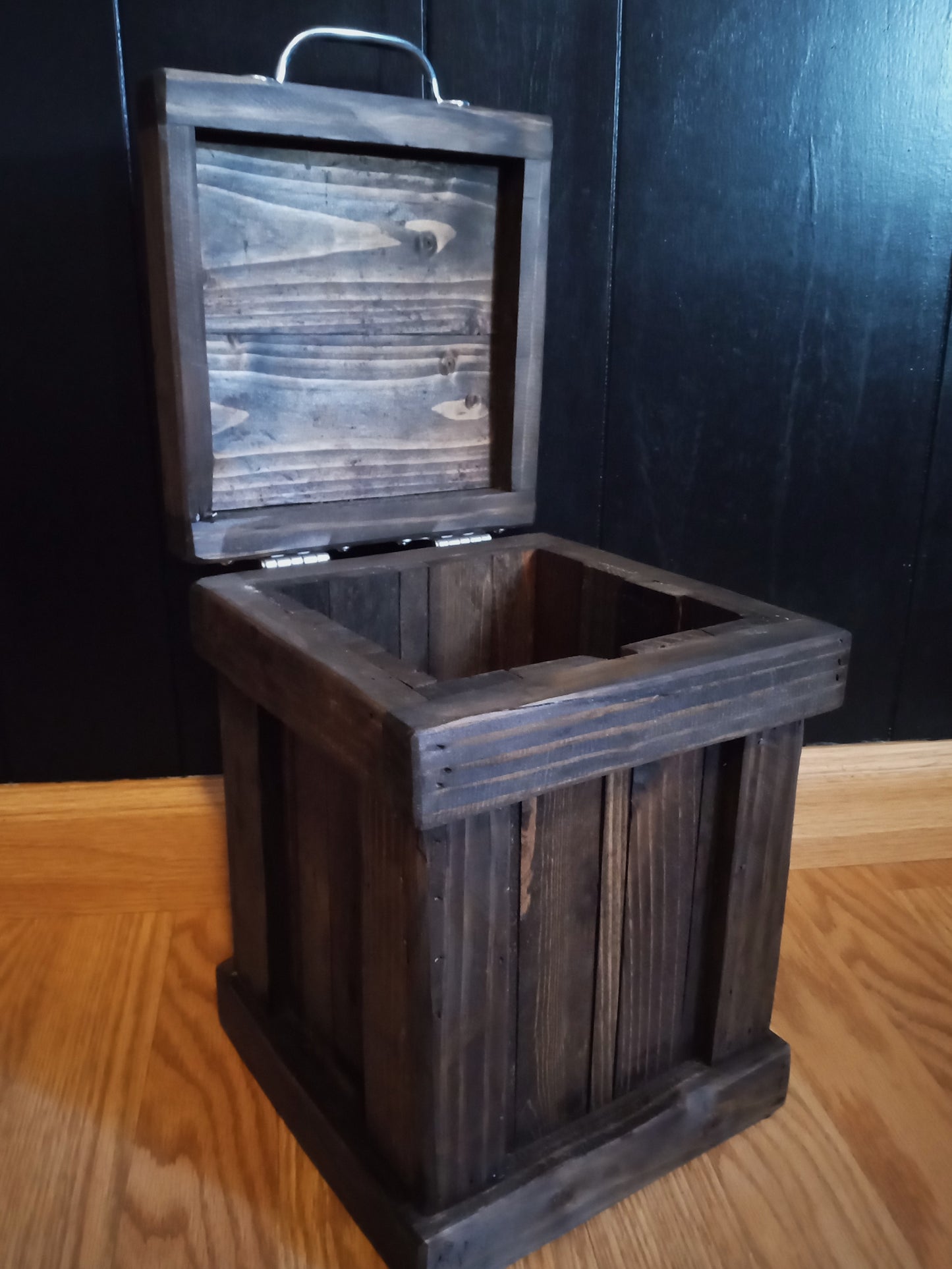 Small Apartment Trash Bin