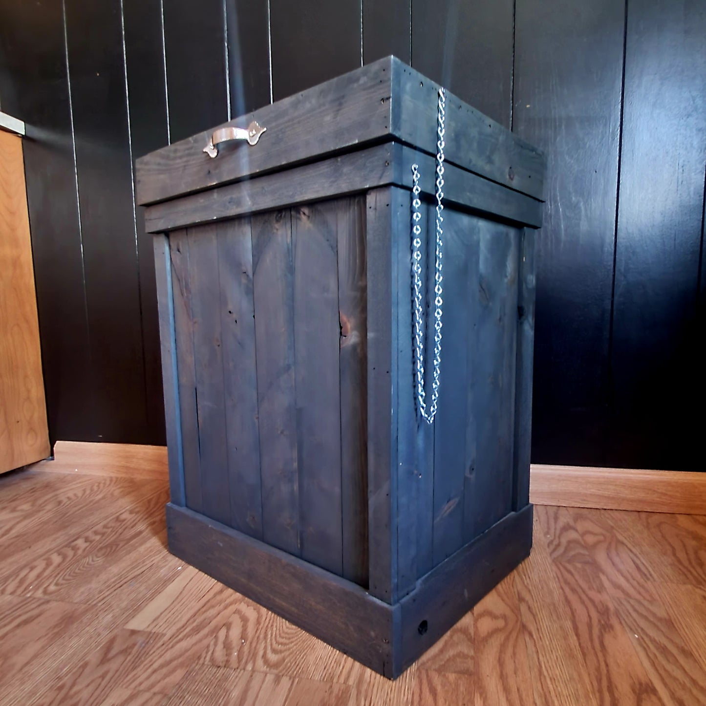 Trash Can Holder