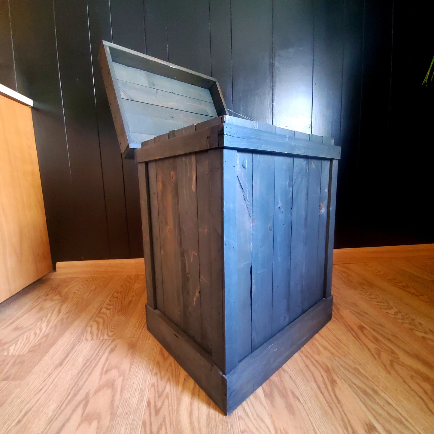 Trash Can Holder