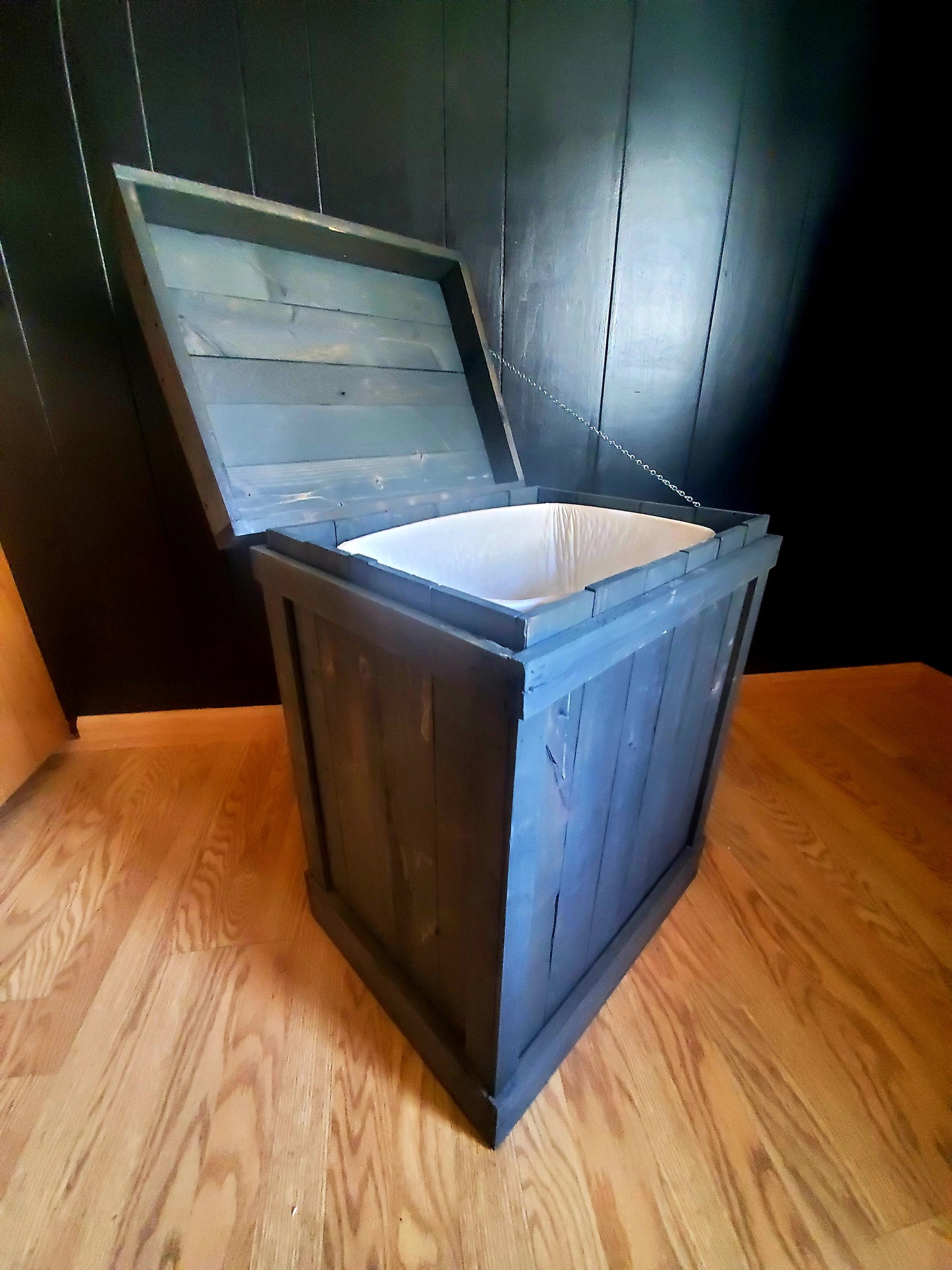 Trash Can Holder