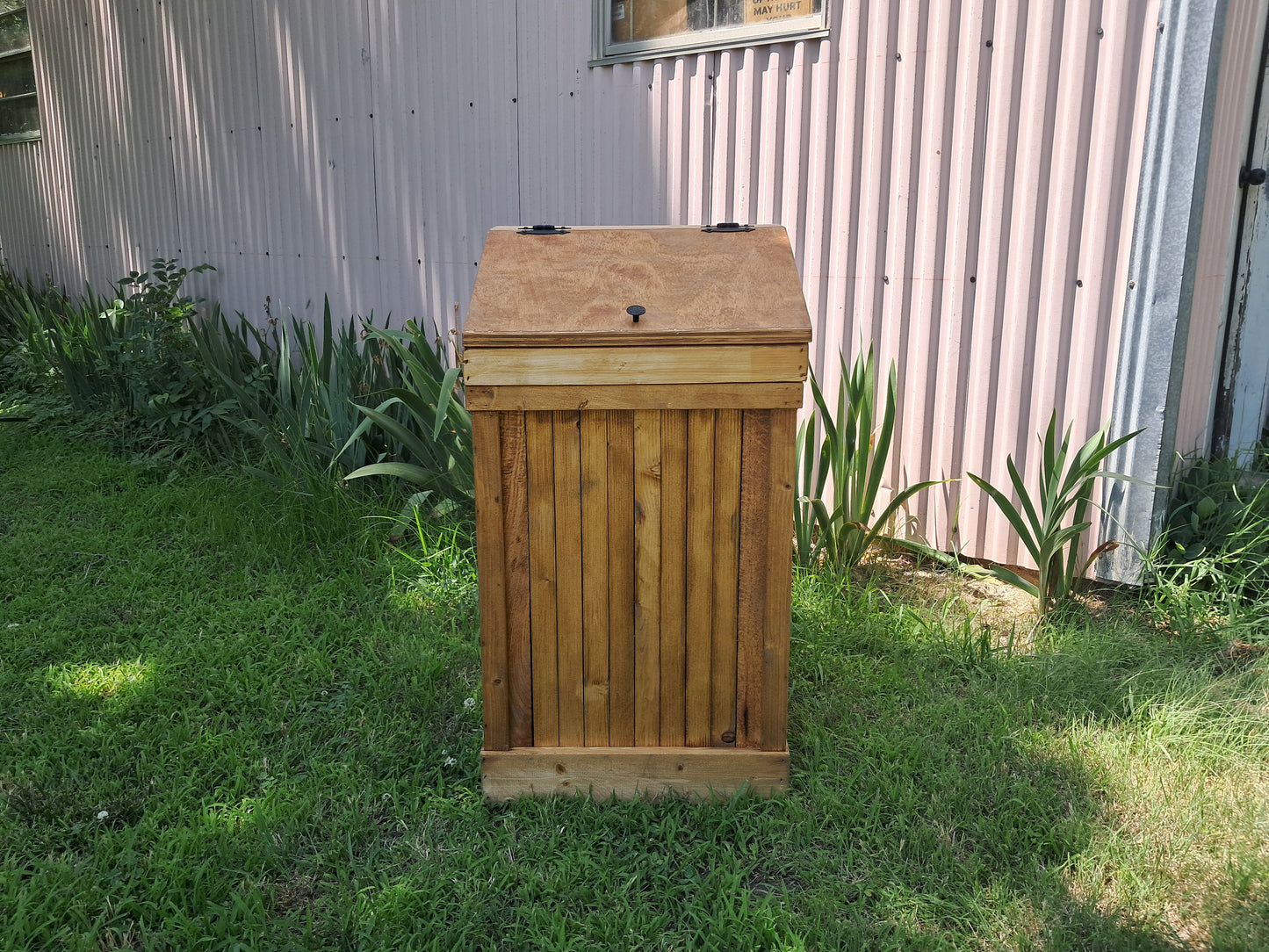 30 Gallon French Country Trash Can