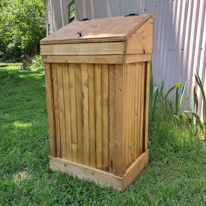 30 Gallon French Country Trash Can