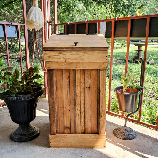 Country Kitchen Style 13 Gallon Wood Trash Can with Tilted Top and Lid