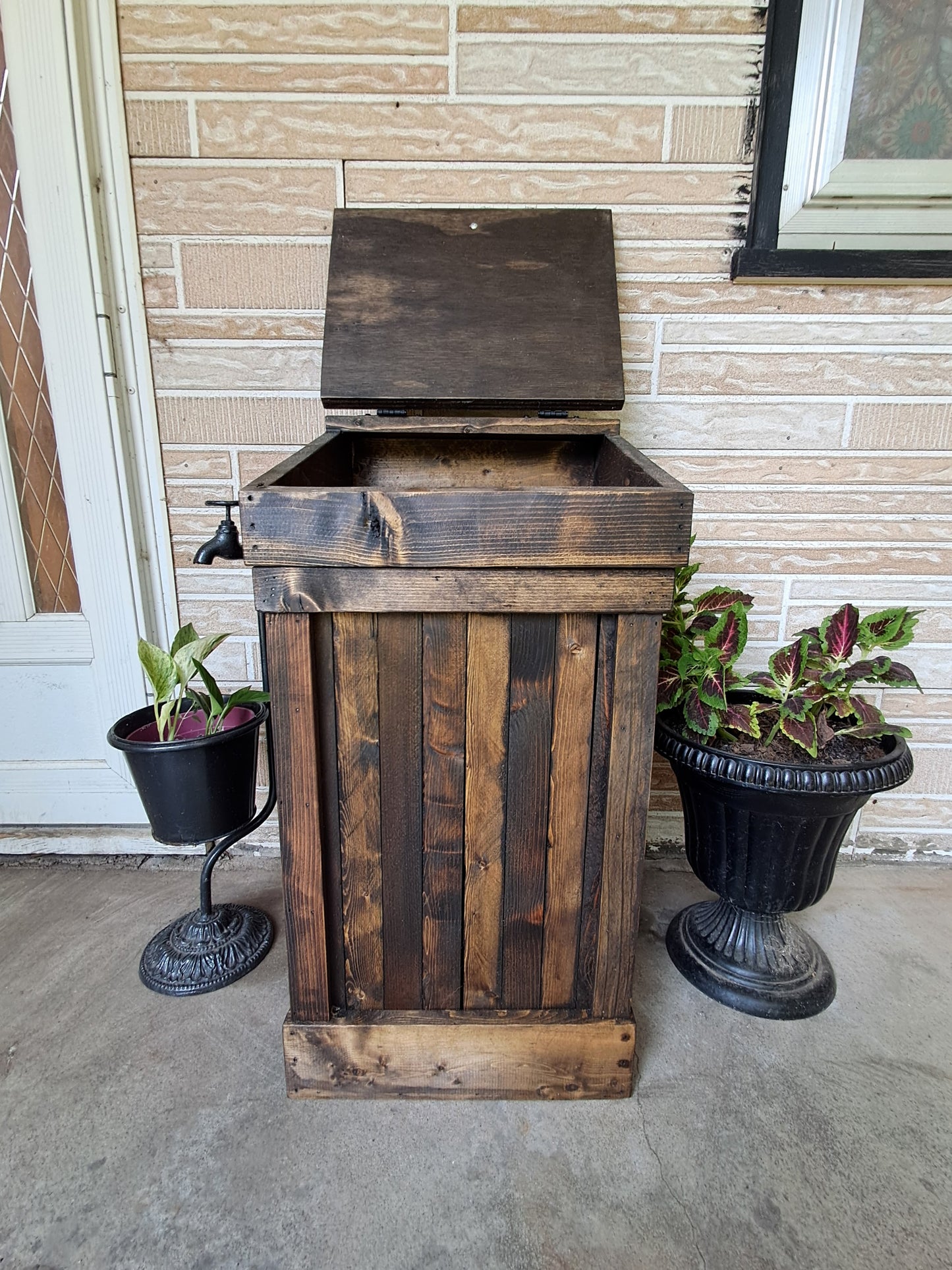 13 Gallon French Country Style Kitchen Trash Bin with Tilt Lid