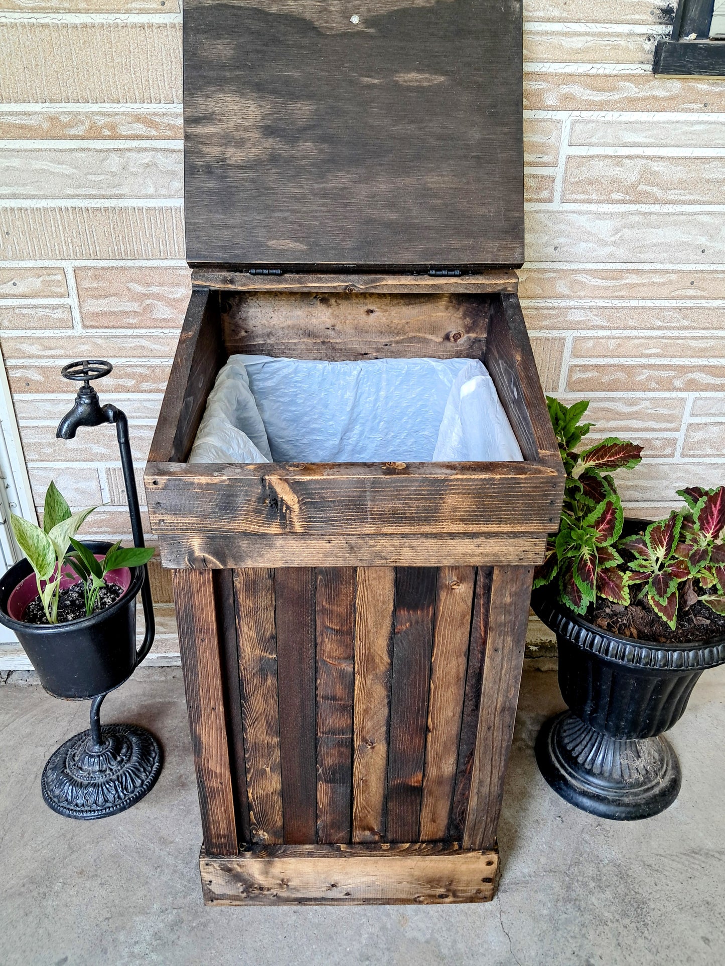 13 Gallon French Country Style Kitchen Trash Bin with Tilt Lid