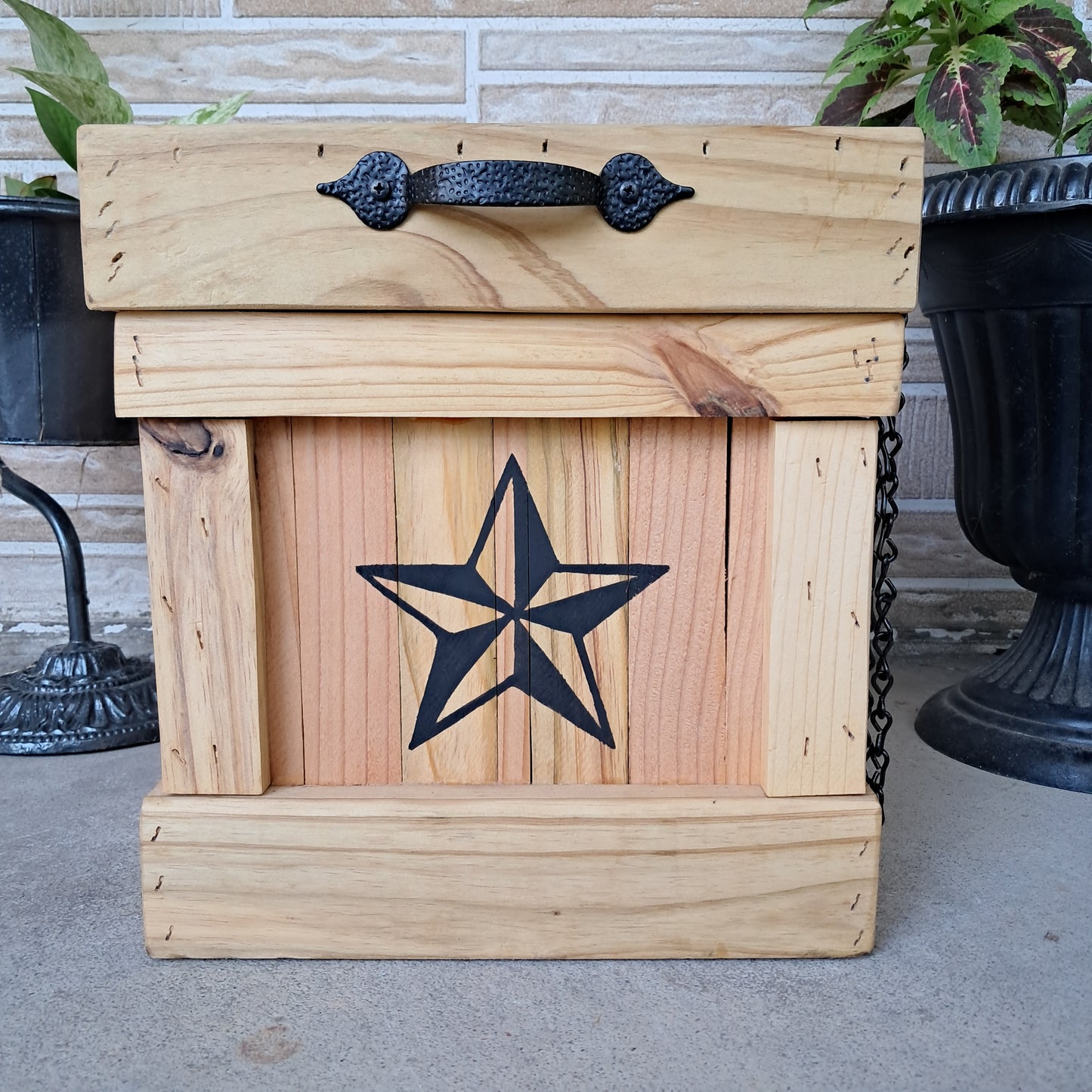 Texas Star Trash Can