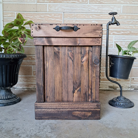 8 Gallon Trash Can