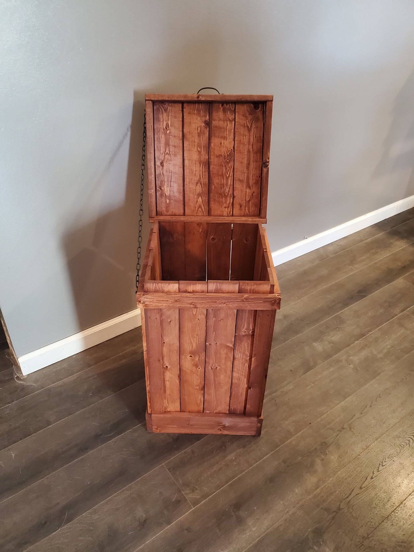 13 Gallon Rustic Wood Trash Can