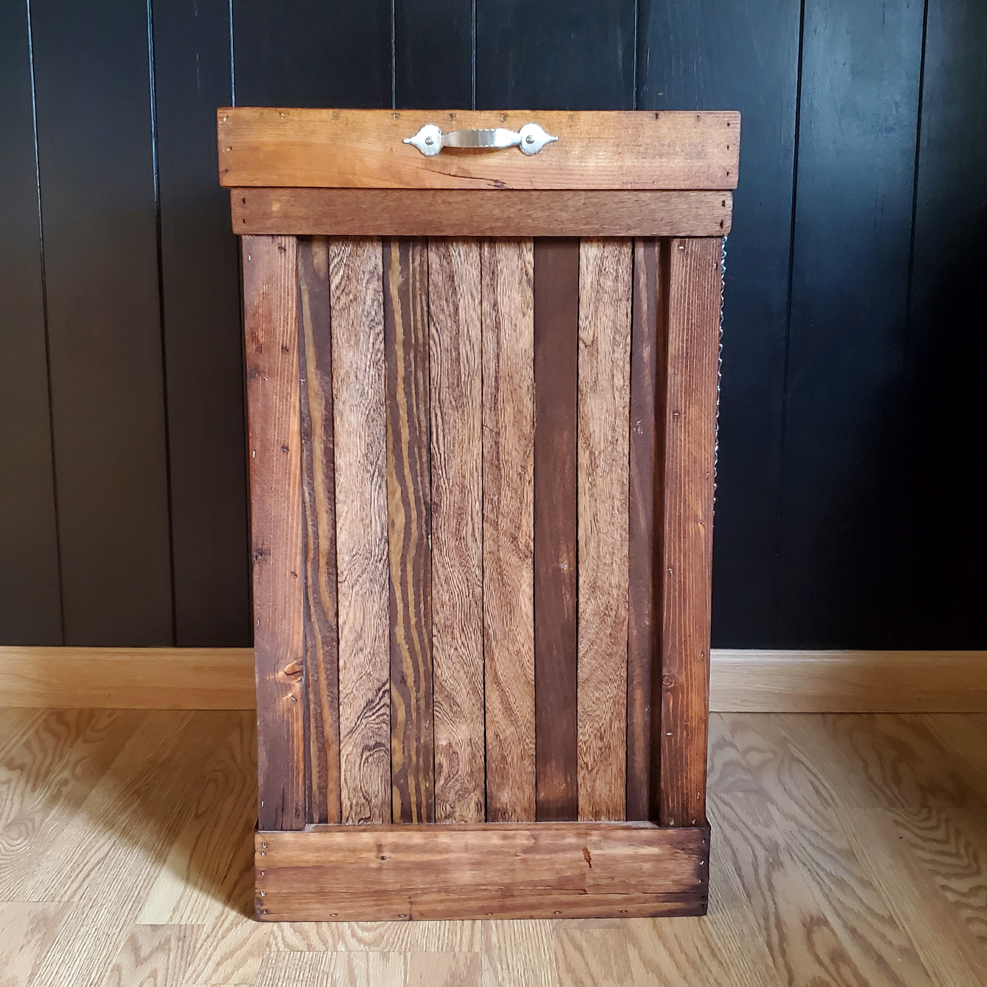Home & Living :: Kitchen & Dining :: Kitchen Storage :: 30 Gallon Wood Trash  Can
